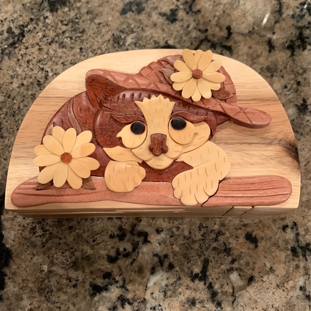 Carver Dan’s handcrafted Adorable kitten wooden trinket box perfect gift 🎁